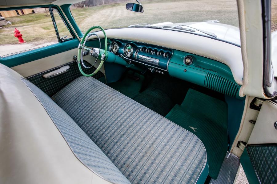 Интерьер Chrysler Windsor Deluxe Sedan (C67) 1955 года  (фото 25 из 25)